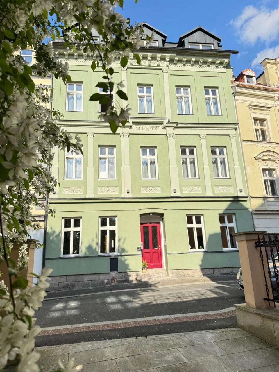 Four Rooms Carlsbad Authentic Karlovy Vary Exterior foto